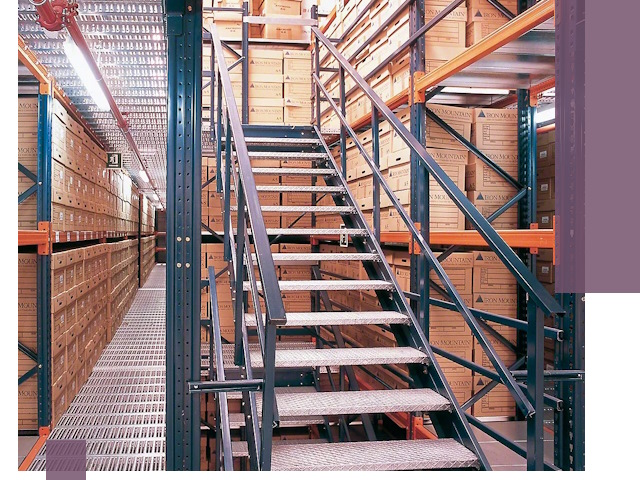 Лестницы складские прочные и безопасные под ключ в Москве