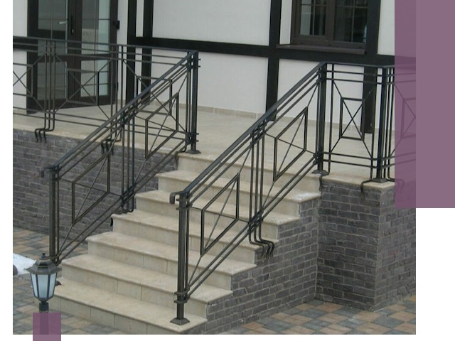 Перила для крыльца в Москве — монтаж, изготовление и установка