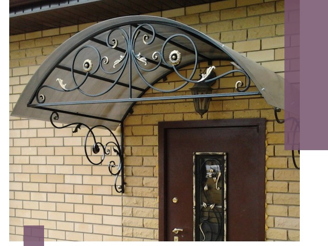 Изготовление козырьков из металла под ключ в Москве