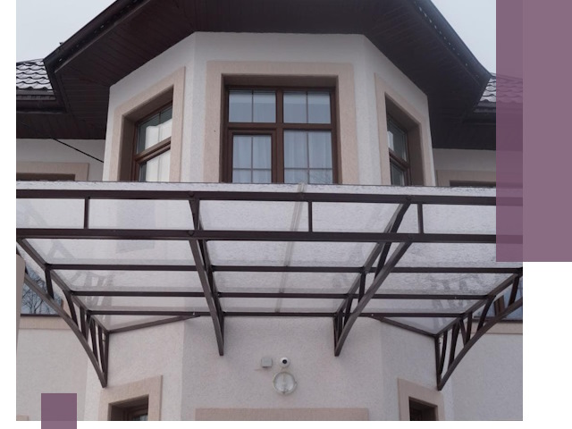 Козырьки из поликарбоната под ключ в Москве