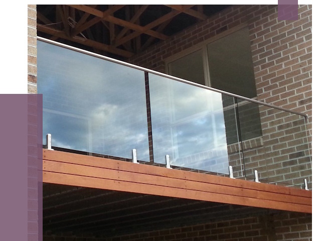 Стеклянные парапеты на крыше и террасе в Москве от 12065 руб. | ПРОЛЁТМск